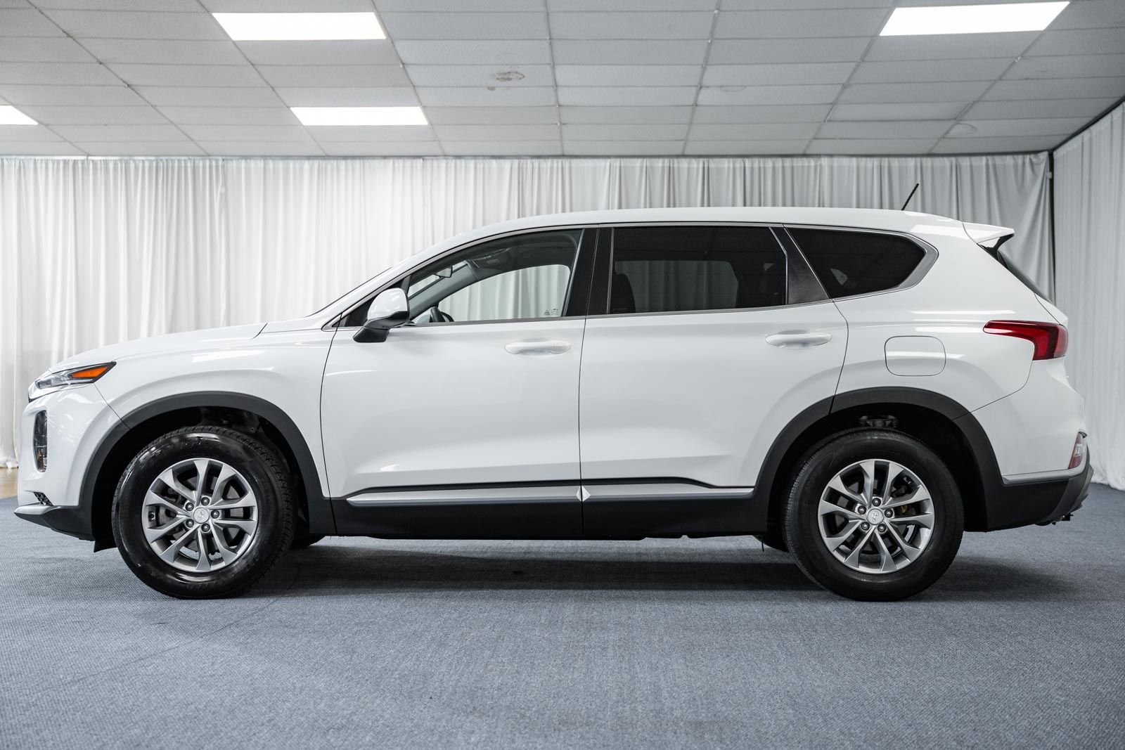 Used 2020 Hyundai Santa Fe SE image 5