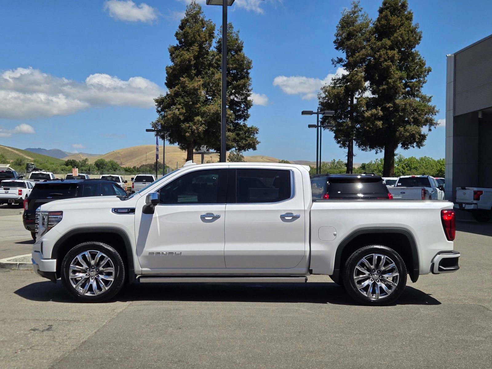 Used 2023 GMC Sierra 1500 Denali w/ Denali Reserve Package AWD/4WD image 7