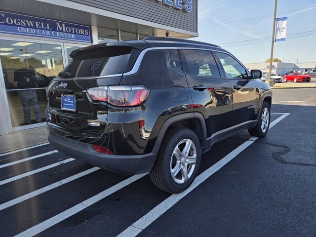 Used 2024 Jeep Compass Latitude image 5