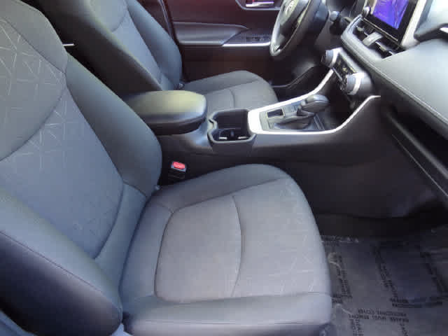 Used 2024 Toyota RAV4 XLE AWD/4WD image 13