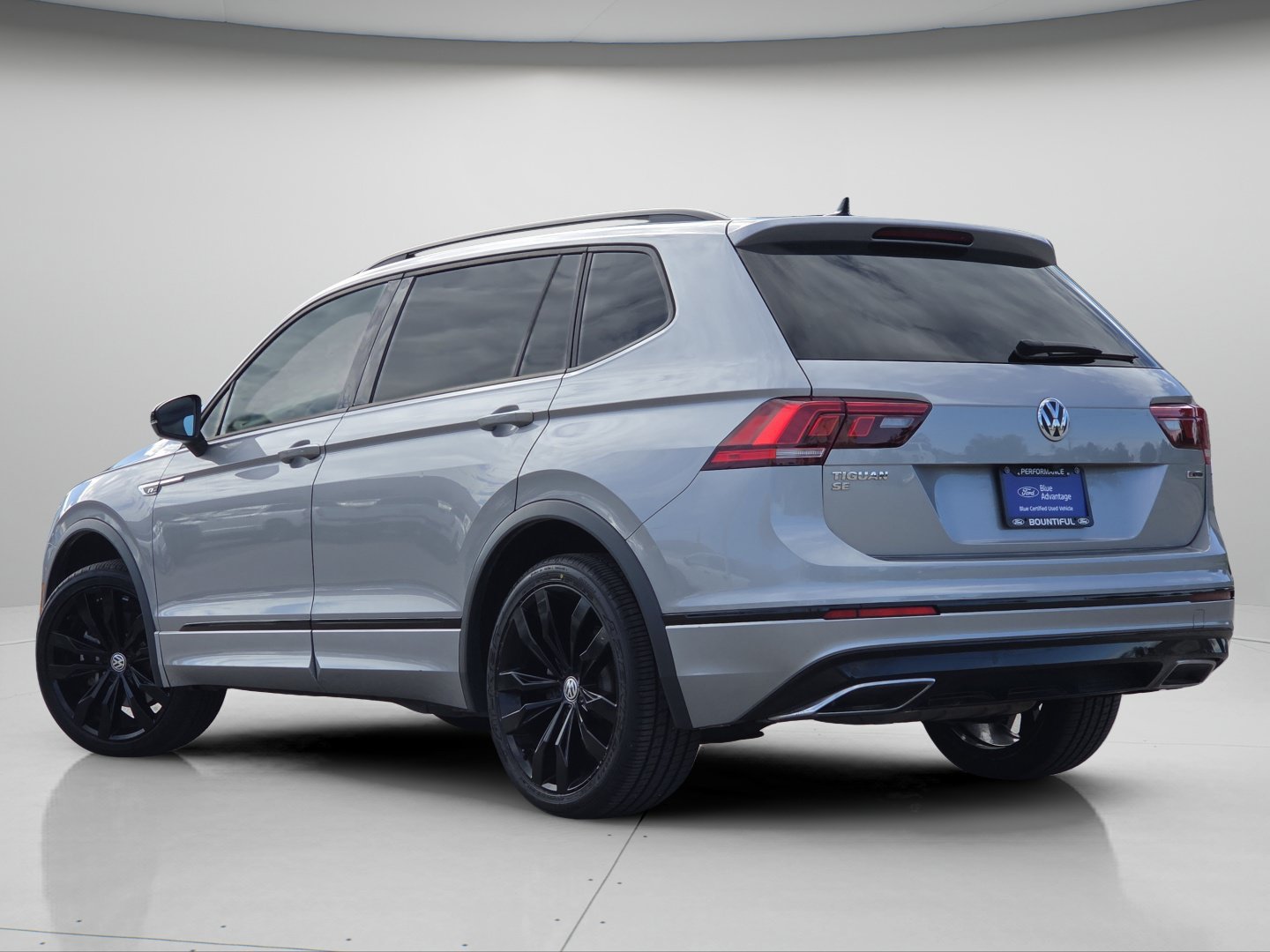 Used 2021 Volkswagen Tiguan SE AWD/4WD image 22