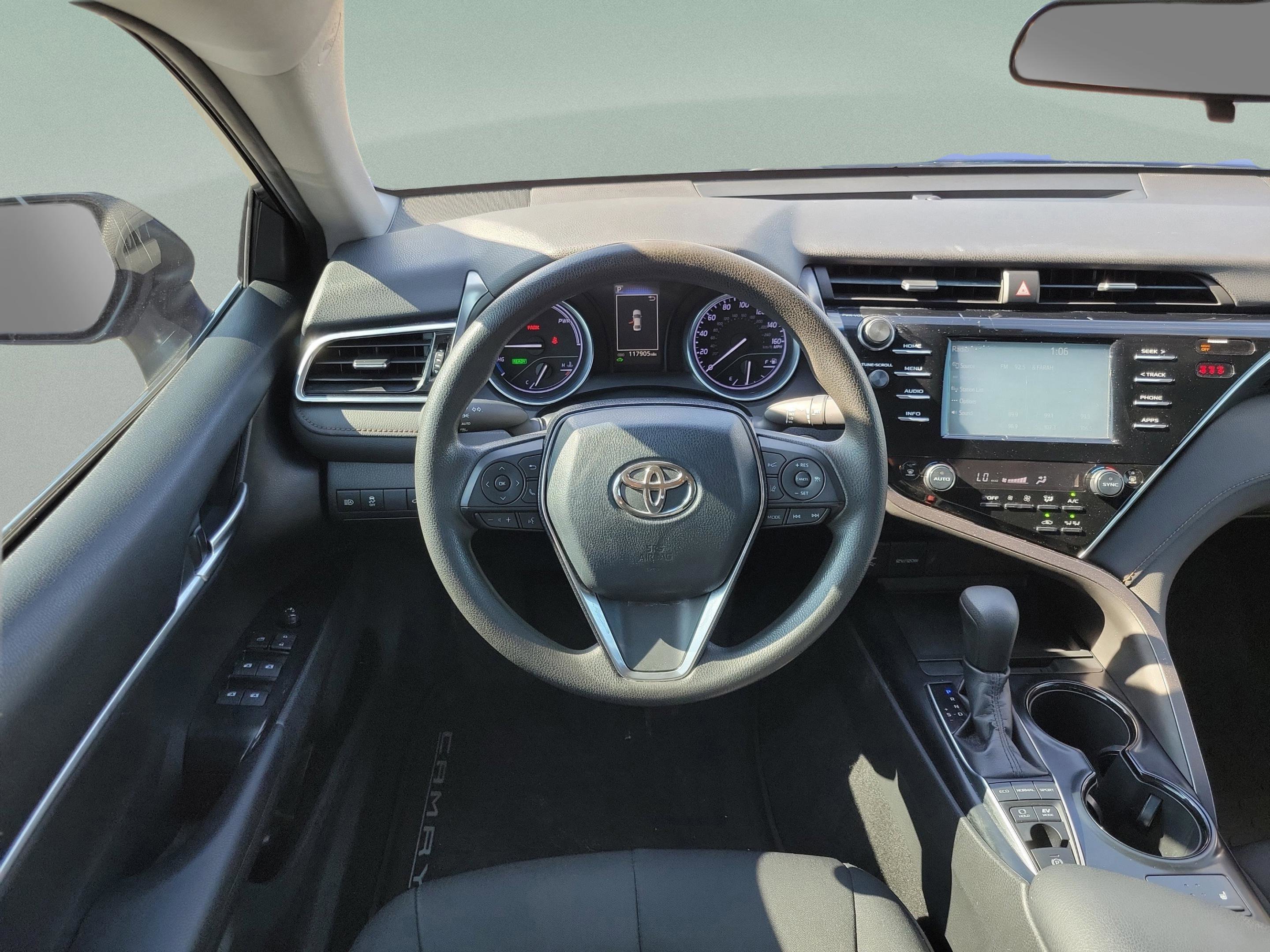 Used 2018 Toyota Camry LE image 20