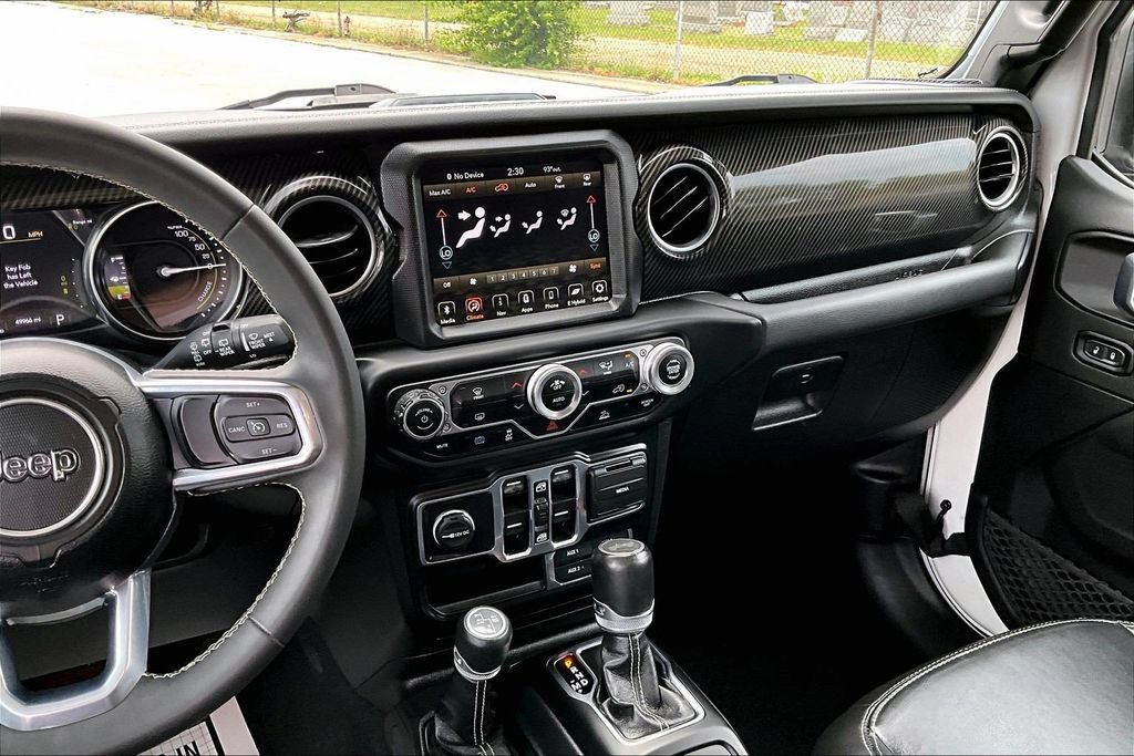 Used 2023 Jeep Wrangler Unlimited Sahara AWD/4WD image 6