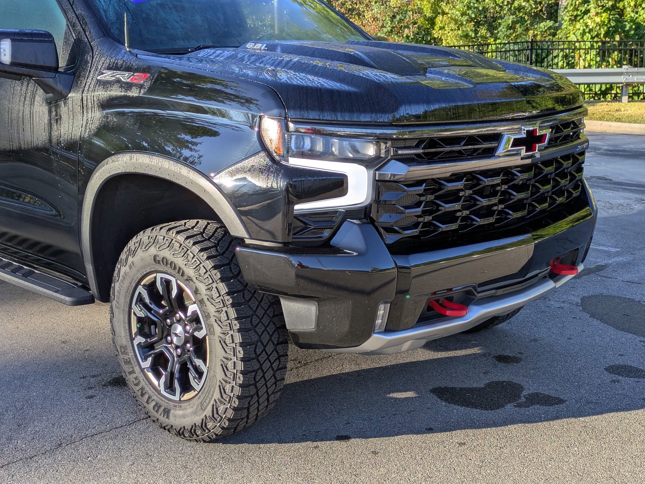 Used 2024 Chevrolet Silverado 1500 ZR2 w/ Technology Package image 10