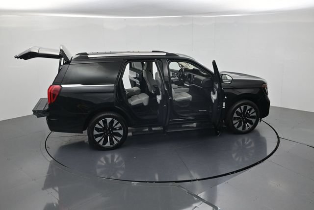 Certified 2025 Ford Expedition Platinum w/ Driver's Package AWD/4WD image 52