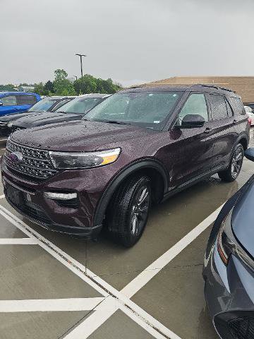Certified 2022 Ford Explorer XLT w/ Equipment Group 202A AWD/4WD image 2