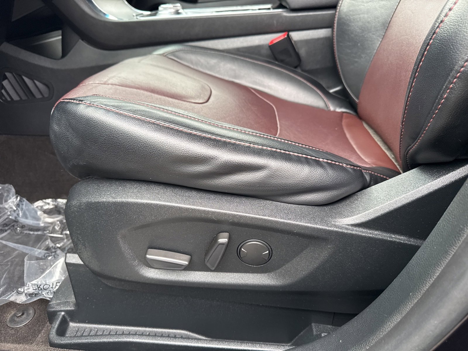 Certified 2020 Ford Edge Titanium w/ Equipment Group 301A image 41