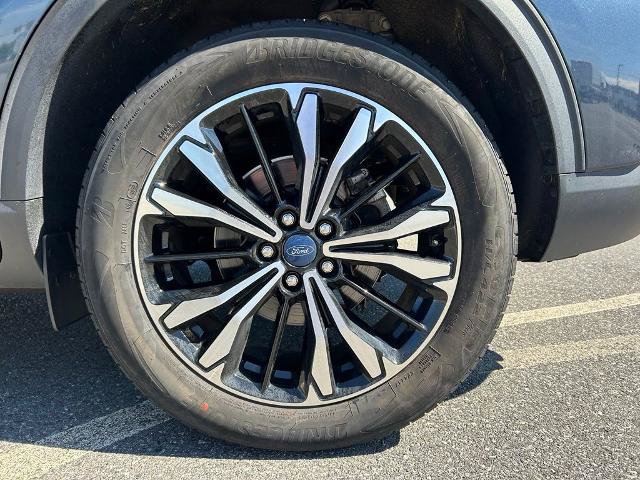 Certified 2022 Ford Escape SE w/ SE Sport Appearance Package AWD/4WD image 29