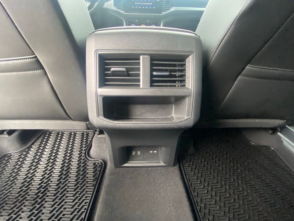 Used 2023 Volkswagen Atlas Cross Sport SEL R-Line AWD/4WD image 25