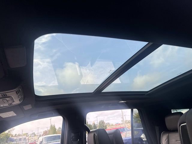 Used 2021 Cadillac Escalade Premium Luxury image 23