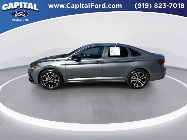 Used 2025 Volkswagen Jetta Sport FWD image 5
