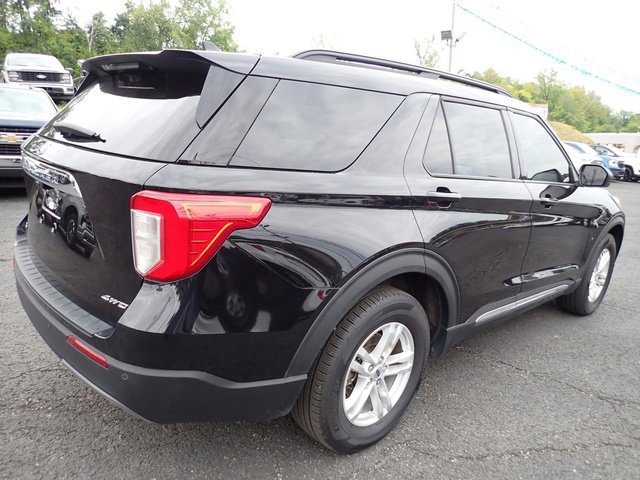 Certified 2023 Ford Explorer XLT w/ Equipment Group 202A image 4