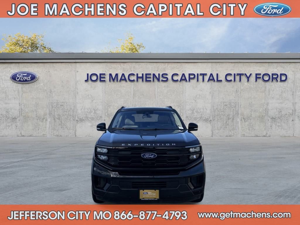 Certified 2025 Ford Expedition Active image 8