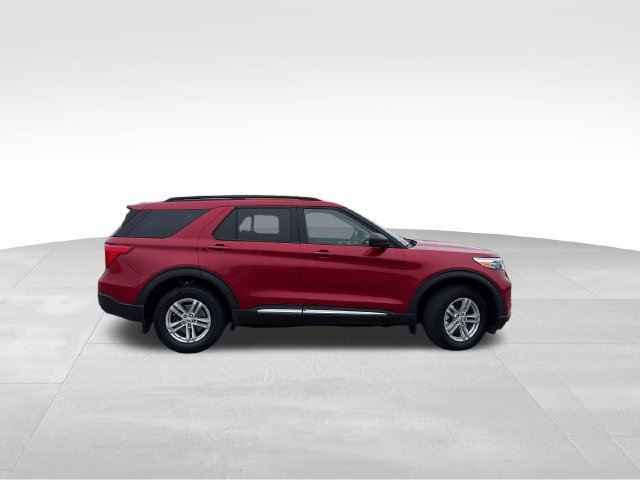 Certified 2024 Ford Explorer XLT w/ Equipment Group 202A AWD/4WD image 7
