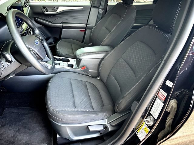 Certified 2025 Ford Escape Active w/ Tech Pack #1 FWD image 9