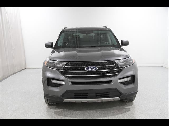 Certified 2022 Ford Explorer XLT w/ Equipment Group 202A image 4