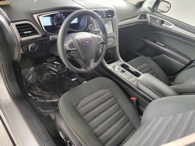 Certified 2017 Ford Fusion SE w/ Fusion SE Technology Package FWD image 13