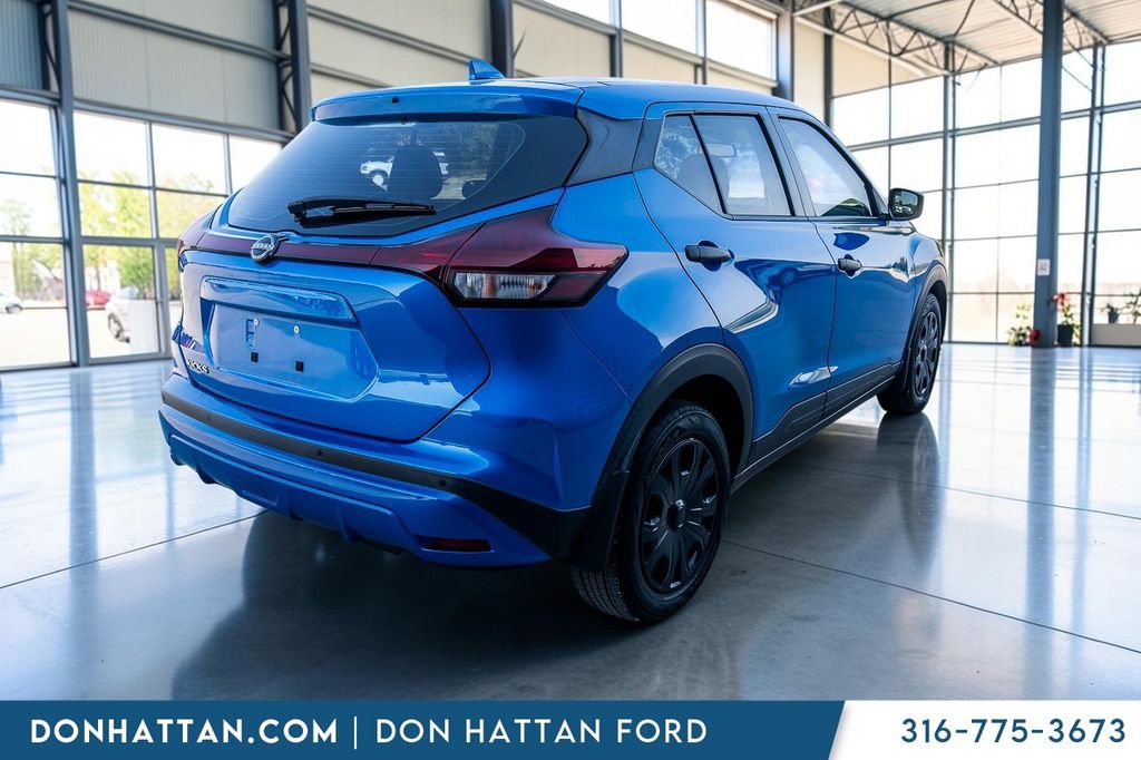 Used 2022 Nissan Kicks S FWD image 28
