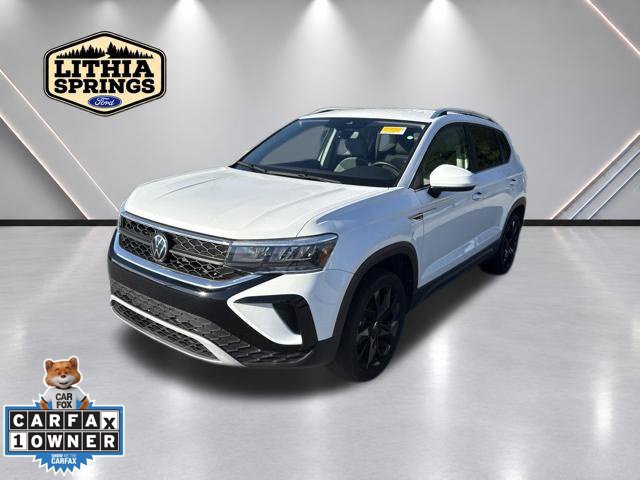 Used 2024 Volkswagen Taos SE FWD image 2