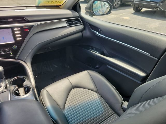 Used 2019 Toyota Camry SE FWD image 14