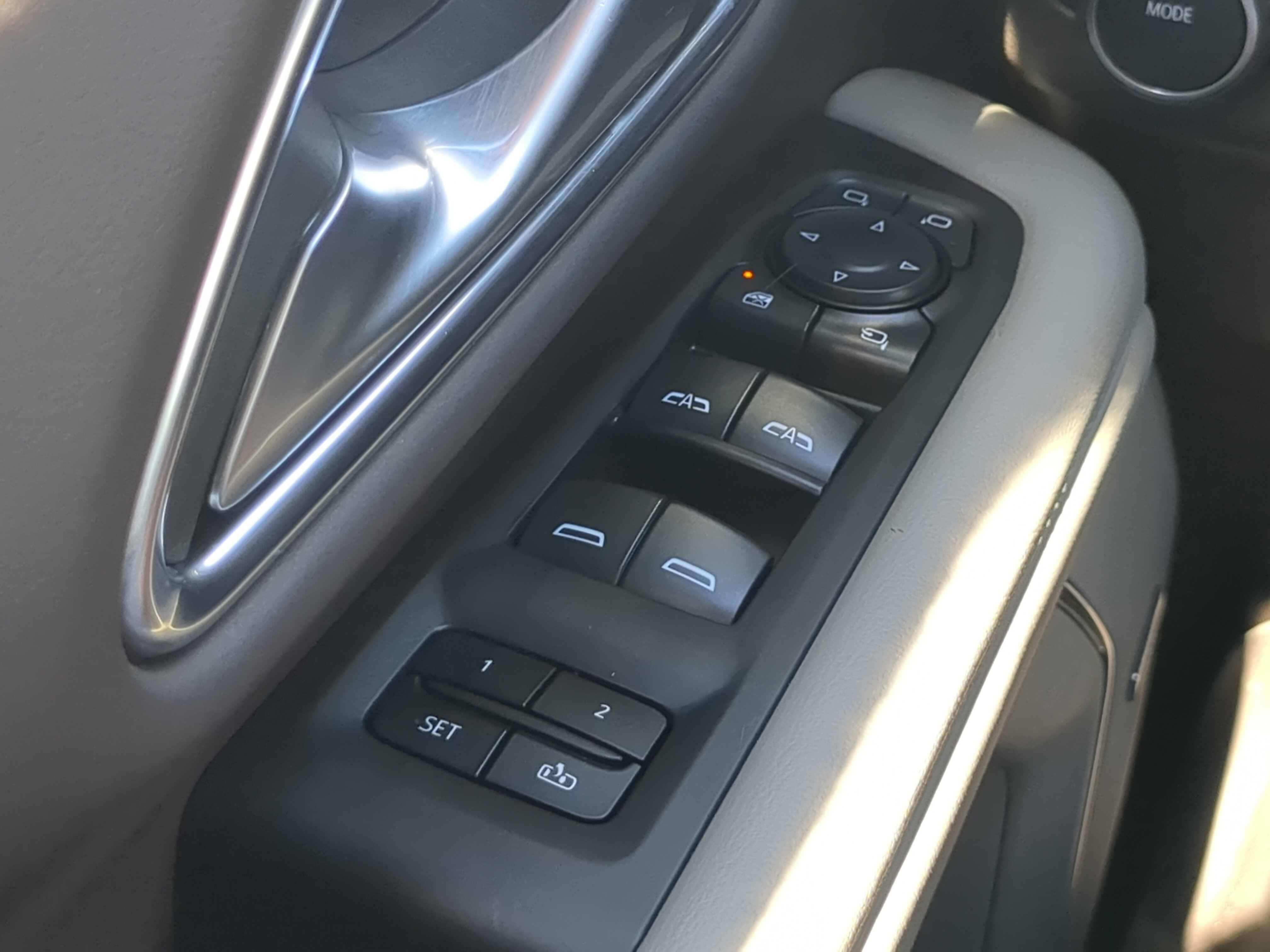 Used 2022 Chevrolet Tahoe LT w/ LT Signature Package RWD image 23