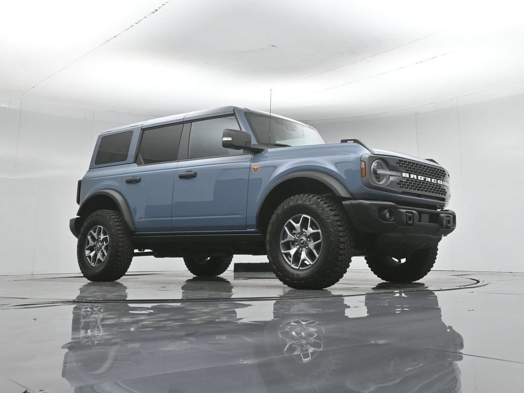 Certified 2025 Ford Bronco Badlands AWD/4WD image 4