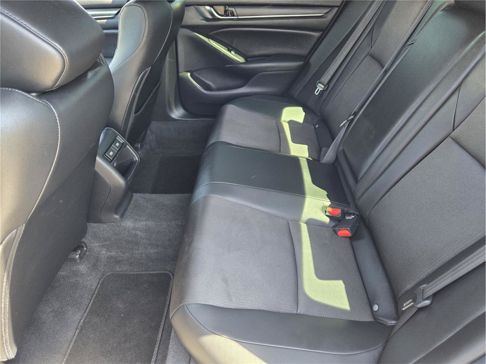 Used 2022 Honda Accord Sport image 28