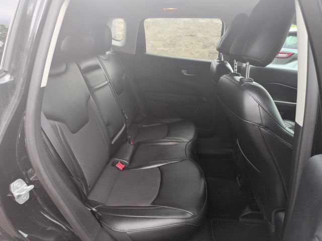 Used 2019 Jeep Compass Latitude FWD image 18