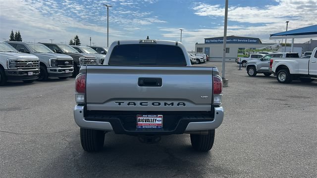Used 2023 Toyota Tacoma TRD Off-Road w/ TRD Premium Off Road Package AWD/4WD image 4