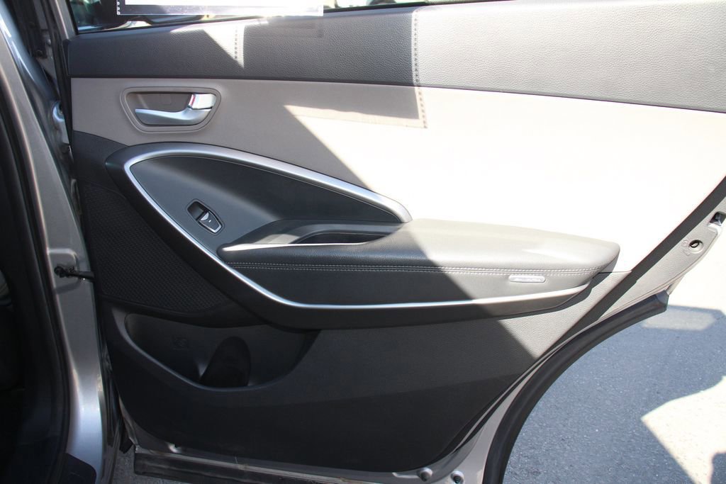 Used 2018 Hyundai Santa Fe SE image 26