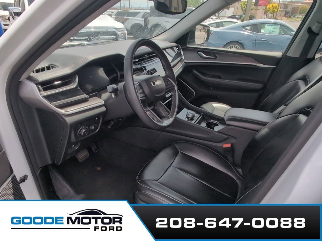 Used 2024 Jeep Grand Cherokee Limited 4xe AWD/4WD image 5