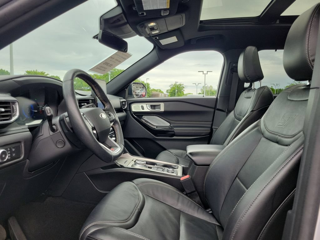 Certified 2021 Ford Explorer ST w/ Equipment Group 401A AWD/4WD image 17