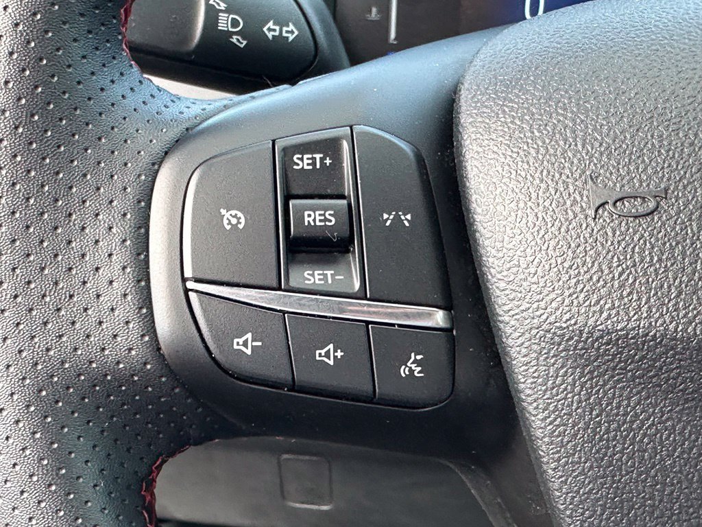 Certified 2025 Ford Escape ST-Line AWD/4WD image 27