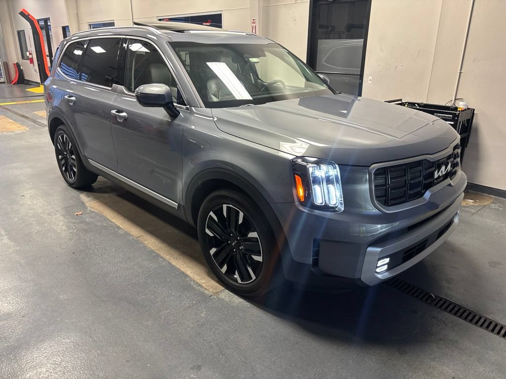 Used 2023 Kia Telluride SX Prestige AWD/4WD image 1
