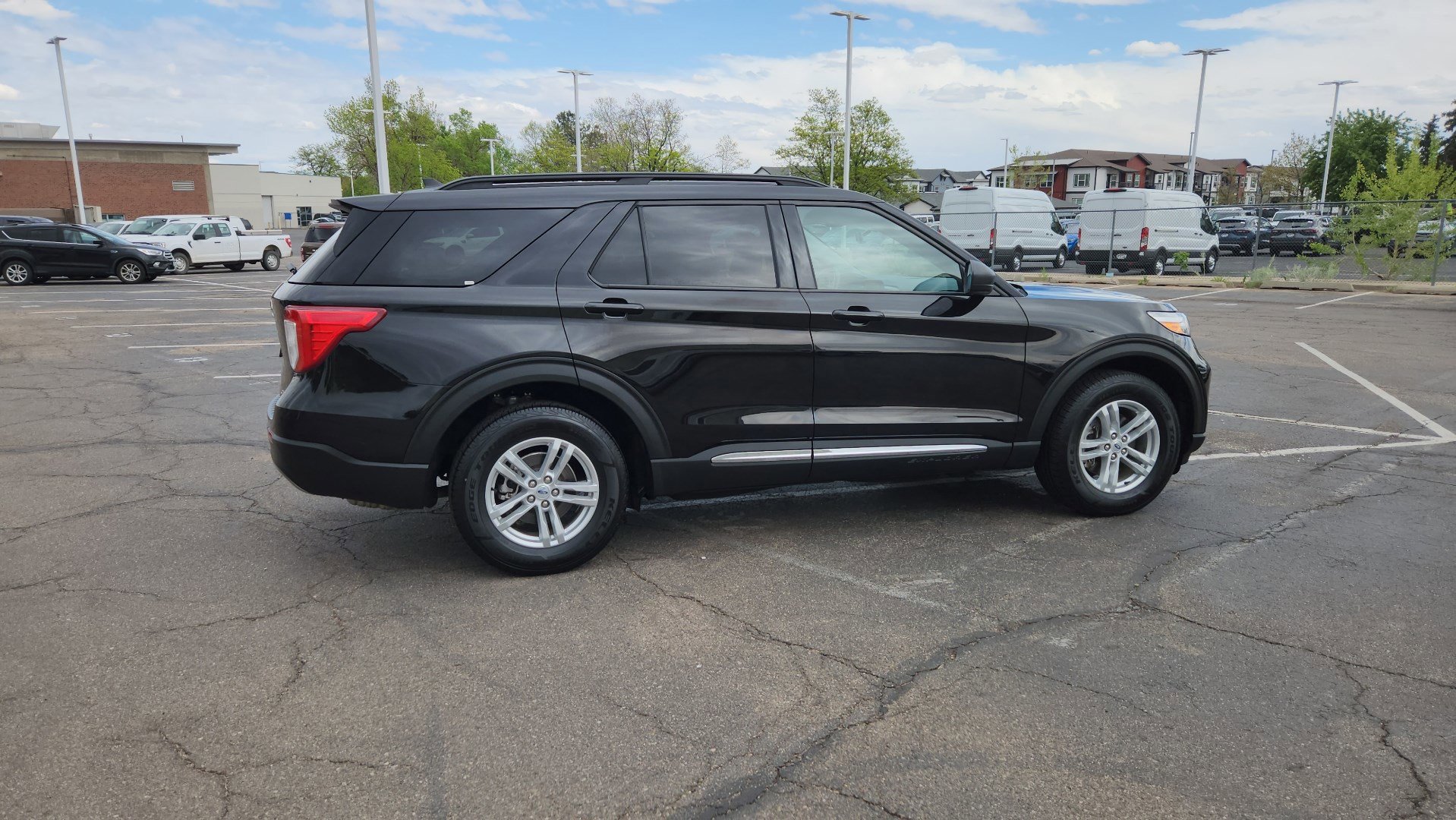 Certified 2023 Ford Explorer XLT w/ Equipment Group 202A AWD/4WD image 14