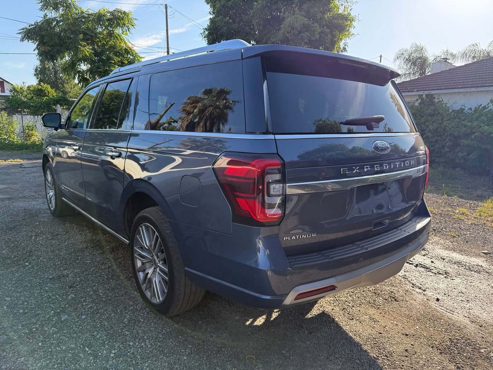 Certified 2023 Ford Expedition Max Platinum AWD/4WD image 3