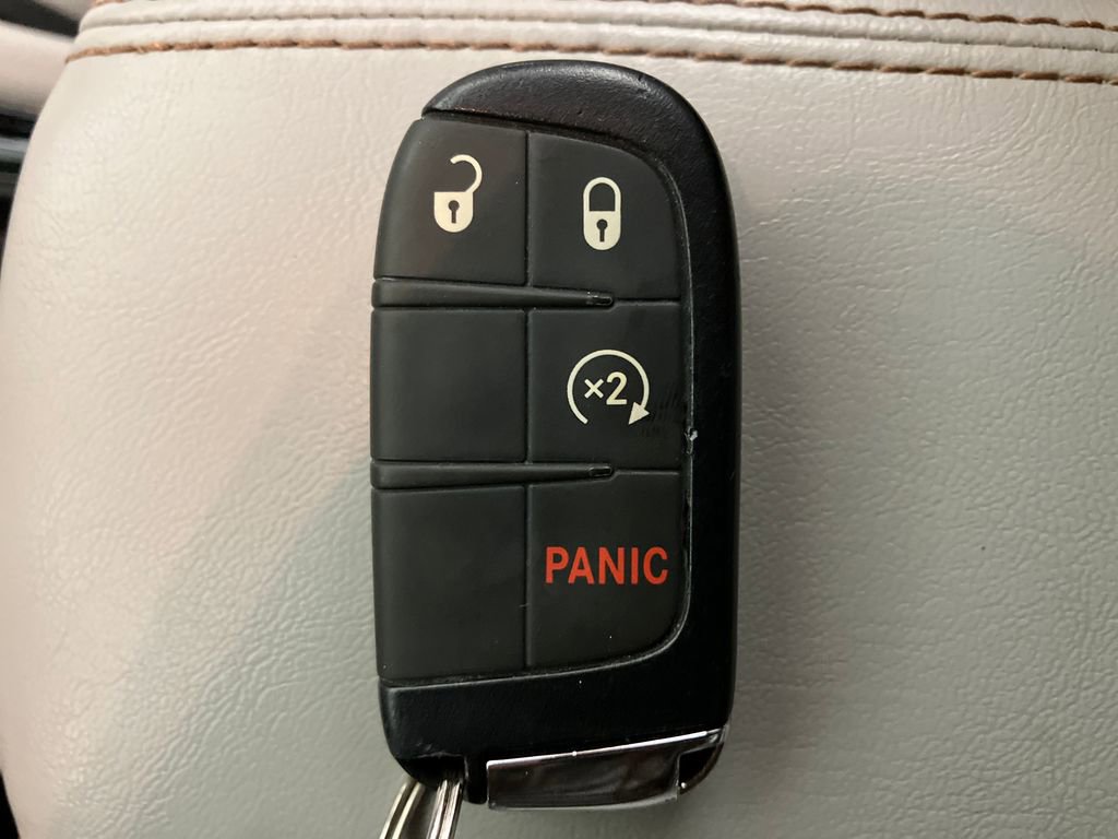 Used 2022 Jeep Compass Limited w/ Sun and Sound Group image 34