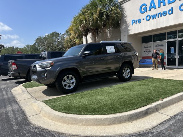 Used 2018 Toyota 4Runner SR5 RWD image 10
