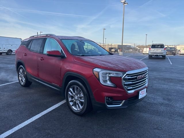 Used 2024 GMC Terrain SLT w/ LPO, Cargo Package image 6
