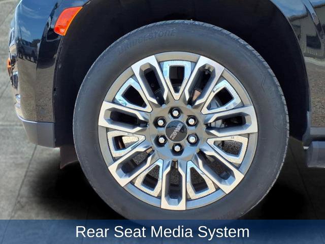 Used 2024 GMC Yukon Denali Ultimate AWD/4WD image 13