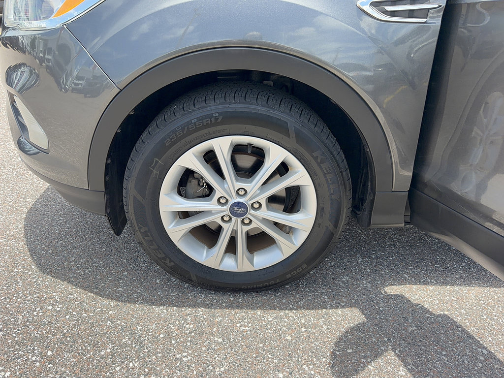 Certified 2018 Ford Escape SE w/ SE Sync 3 Package FWD image 35