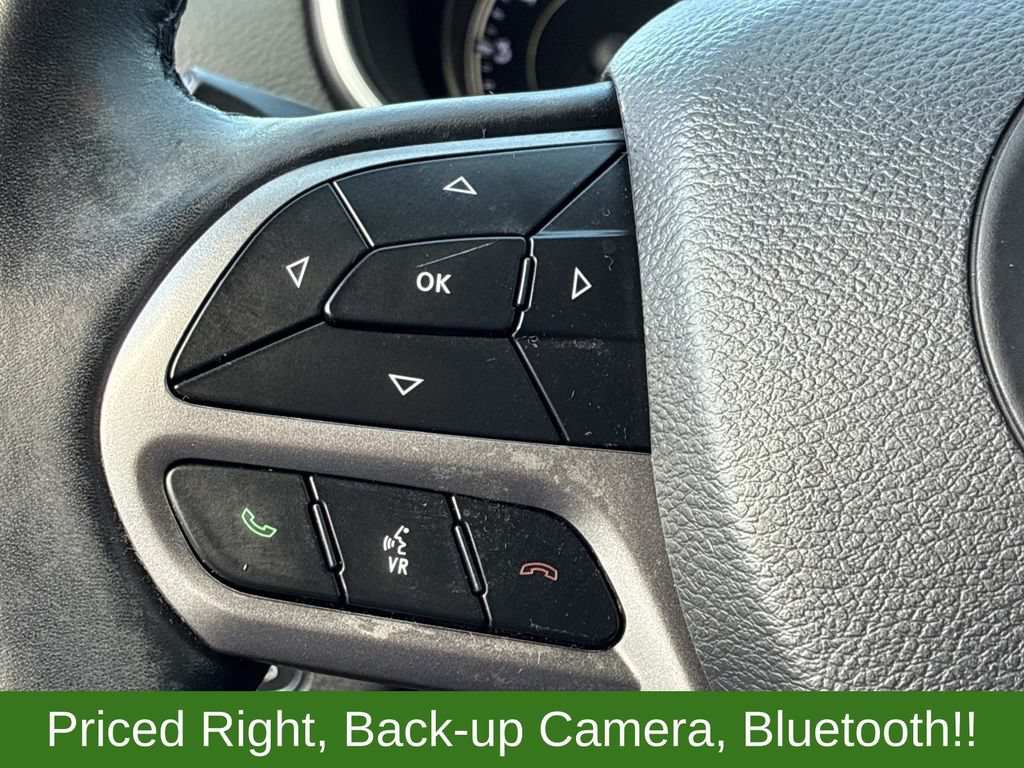 Used 2019 Jeep Cherokee Latitude Plus w/ Comfort/Convenience Group AWD/4WD image 24