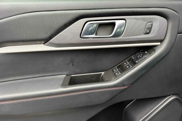 Certified 2025 Ford Explorer ST-Line w/ ST-Line Street Pack image 10