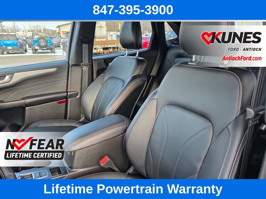 Certified 2025 Ford Escape Platinum w/ Premium Technology Package image 25