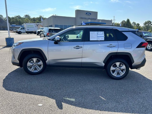 Used 2024 Toyota RAV4 XLE FWD image 32