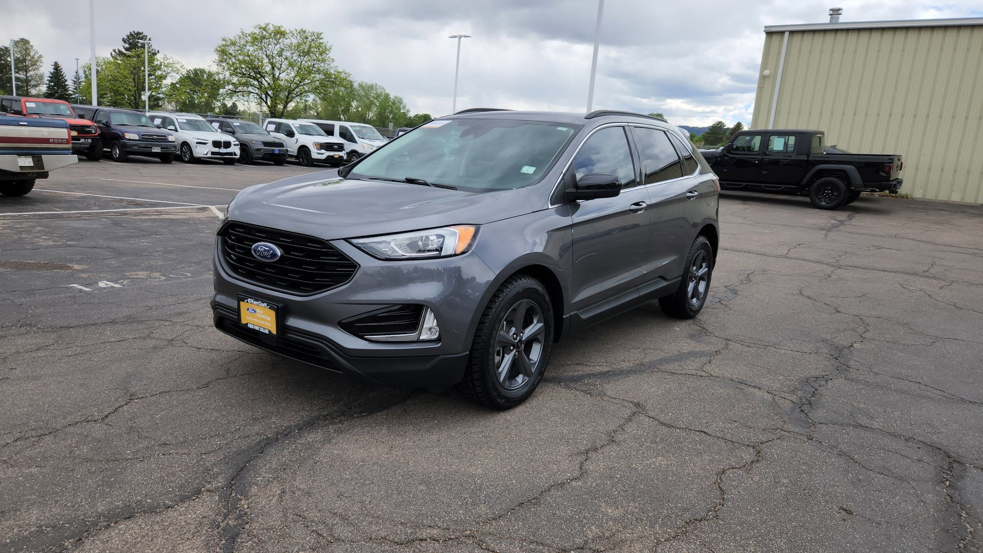 Certified 2022 Ford Edge SEL w/ Sport Appearance Package AWD/4WD image 3