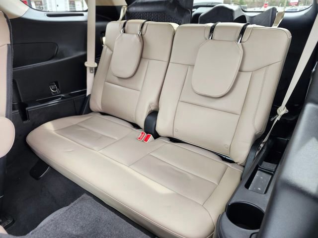 Certified 2022 Ford Explorer XLT w/ Equipment Group 202A image 18