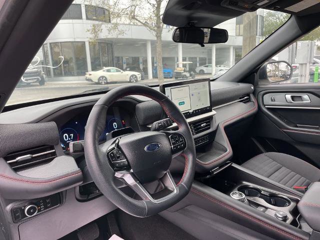 Certified 2025 Ford Explorer ST-Line w/ ST-Line Street Pack image 9