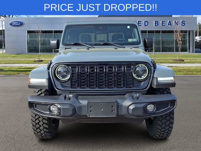 Used 2024 Jeep Gladiator Sport AWD/4WD image 2