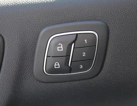 Certified 2025 Ford Escape ST-Line Select AWD/4WD image 7
